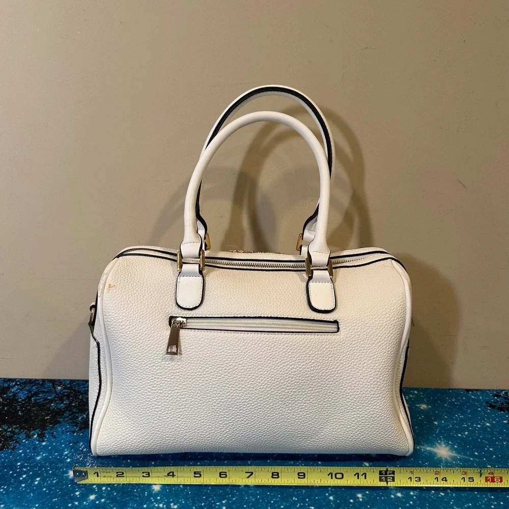 Michael Kors White bedord legacy purse with strap